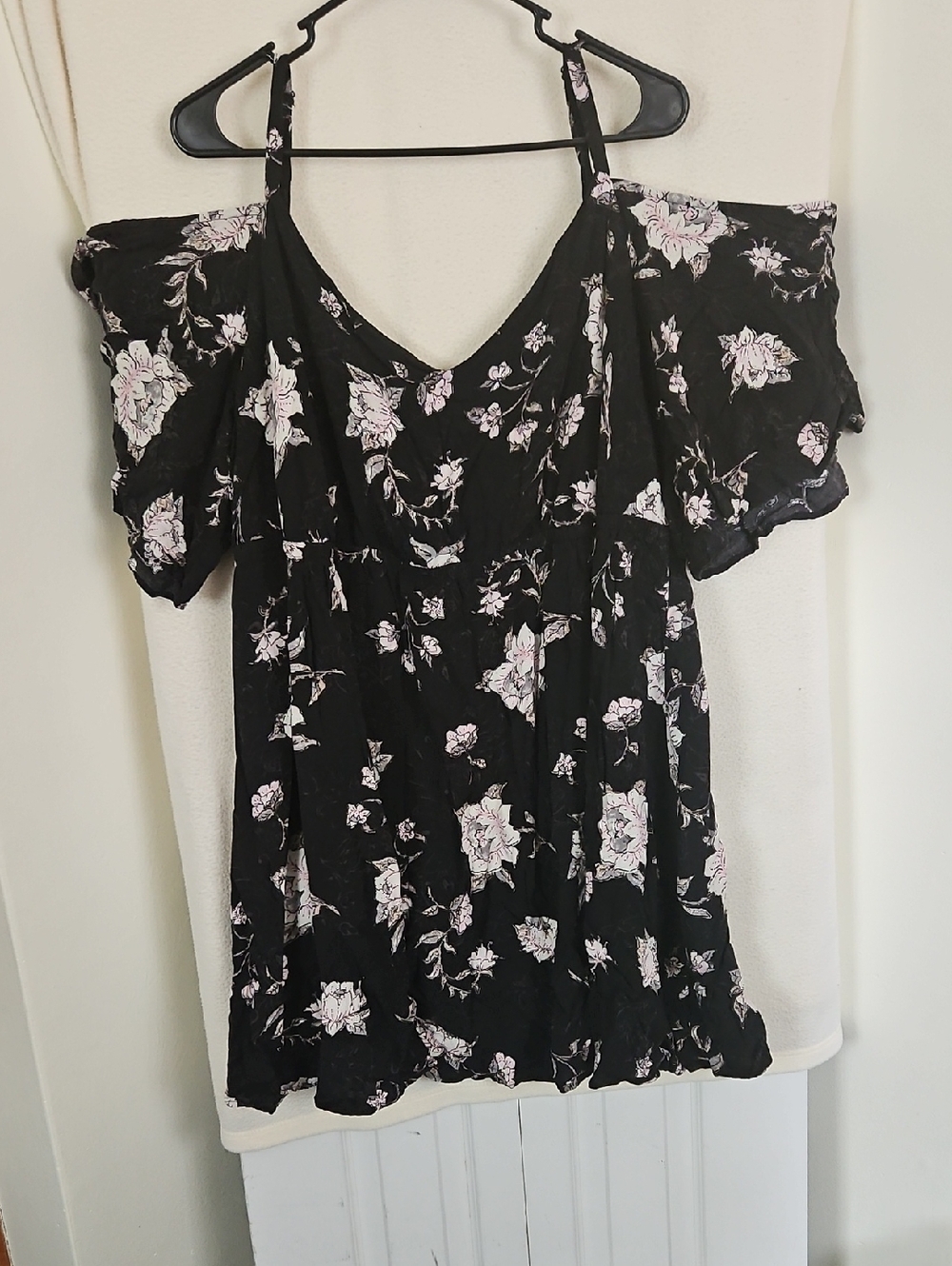 Torrid Black Floral Cold-Shoulder Women's Top